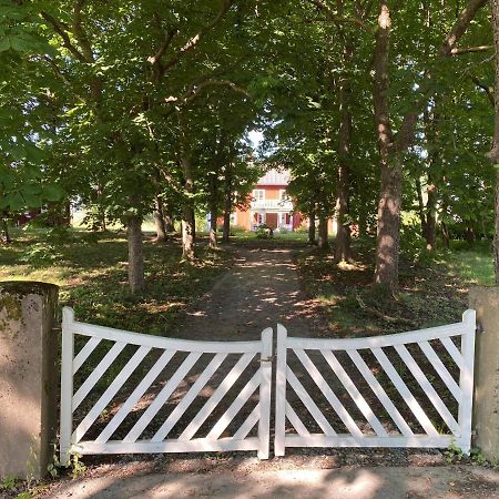 Segerstadsby Gardshotell Ab Vålberg Extérieur photo